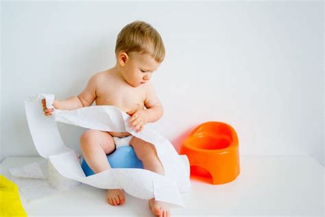 Tips para que un niño haga popó en el baño