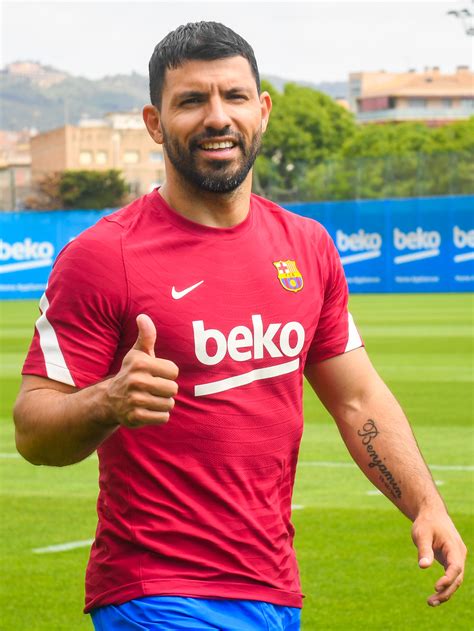 Cuanto tiempo duro kun aguero en el barcelona