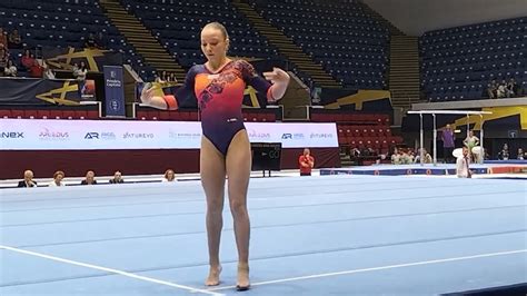 ¿Por qué deberías seguir a Ana Barbosu en Instagram?