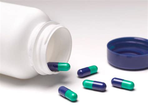 ¿Puede el oméprazole ayudar con el dolor de estómago?